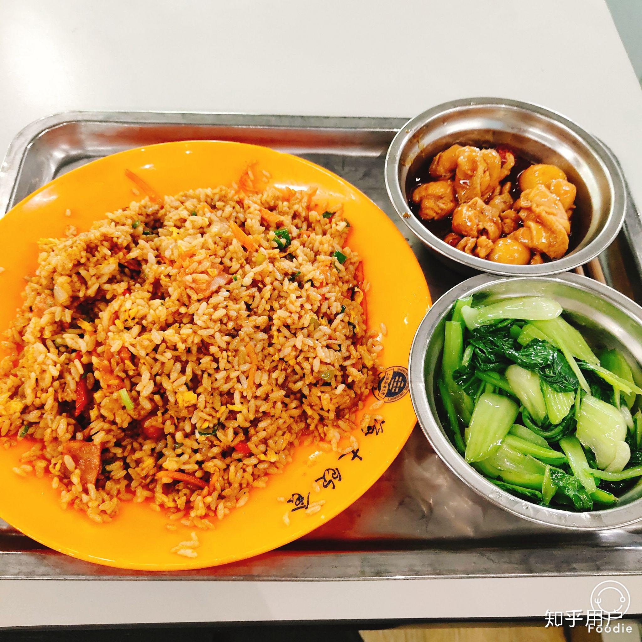 在上海海事大学里就餐是一种怎样的体验?有什么推荐的食堂和美食?