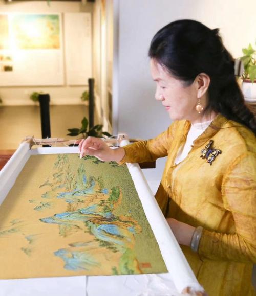 姚建萍苏绣千里江山图升值空间东方奇技绣美天下