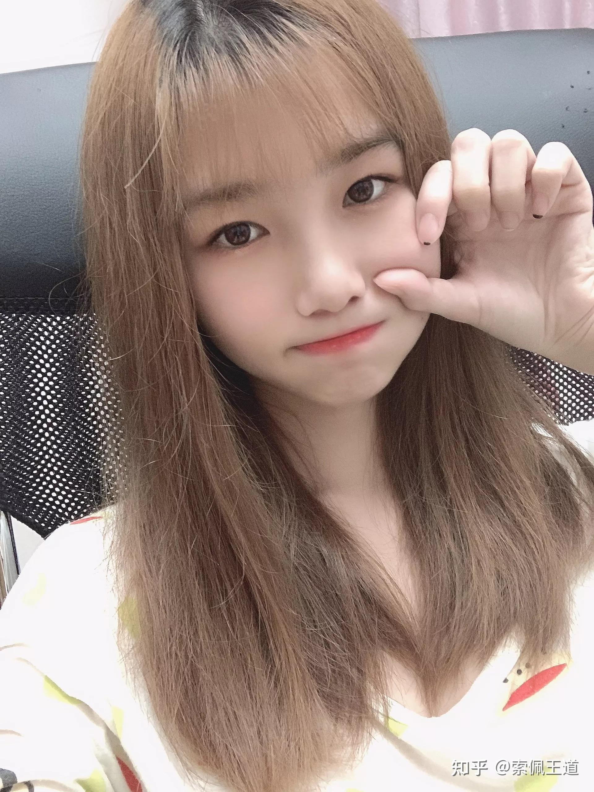 脖子长头小脸小的女生适合什么发型? - 知乎