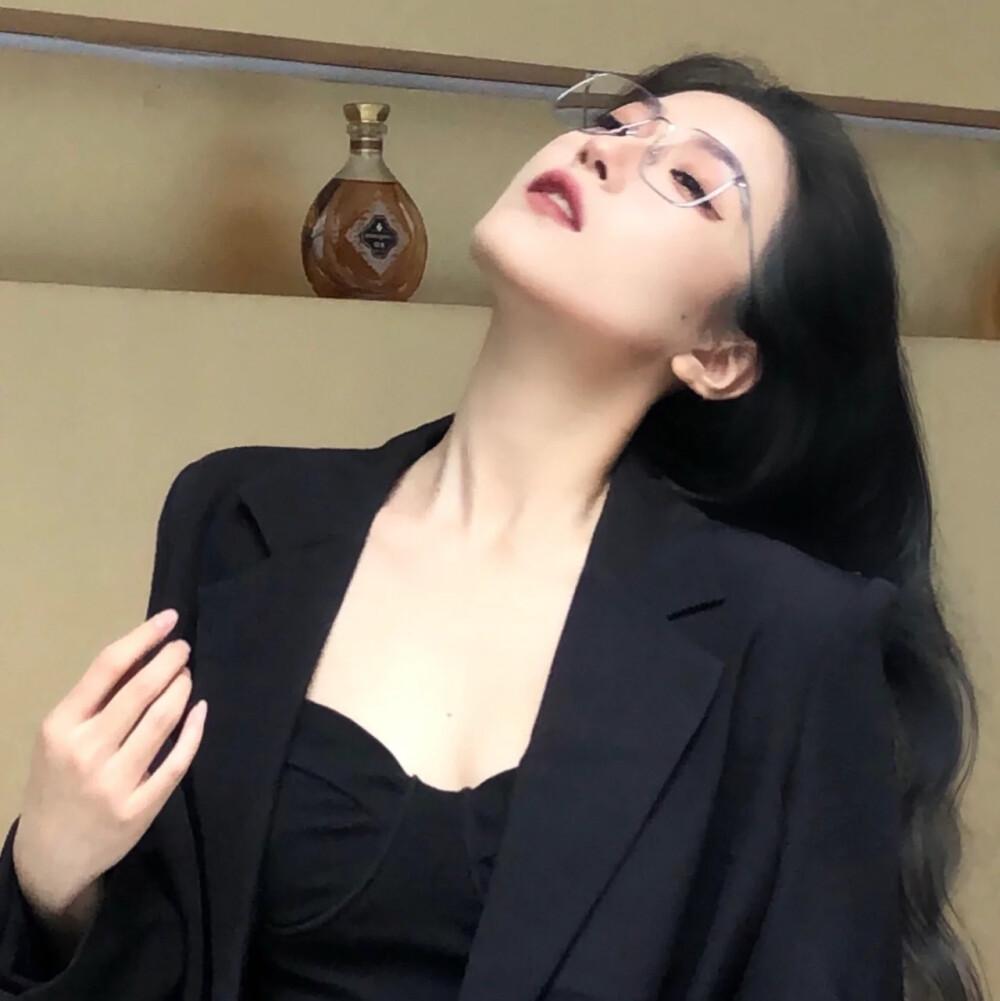 有没有小众又高级的女生头像? - 知乎