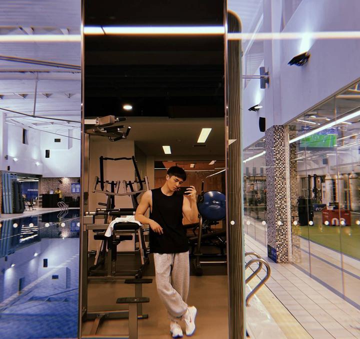 黑皮腹肌邦邦硬!翟子路才是娱乐圈的男菩萨吧