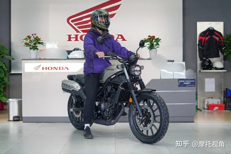 3.5万的本田CL300高攀不起，不到2万的它你心不心动？ - 知乎