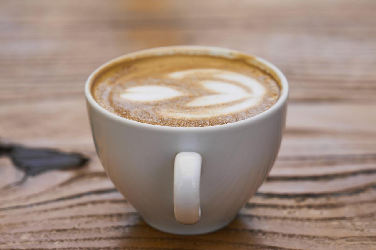 4. 拿铁搭配饮品