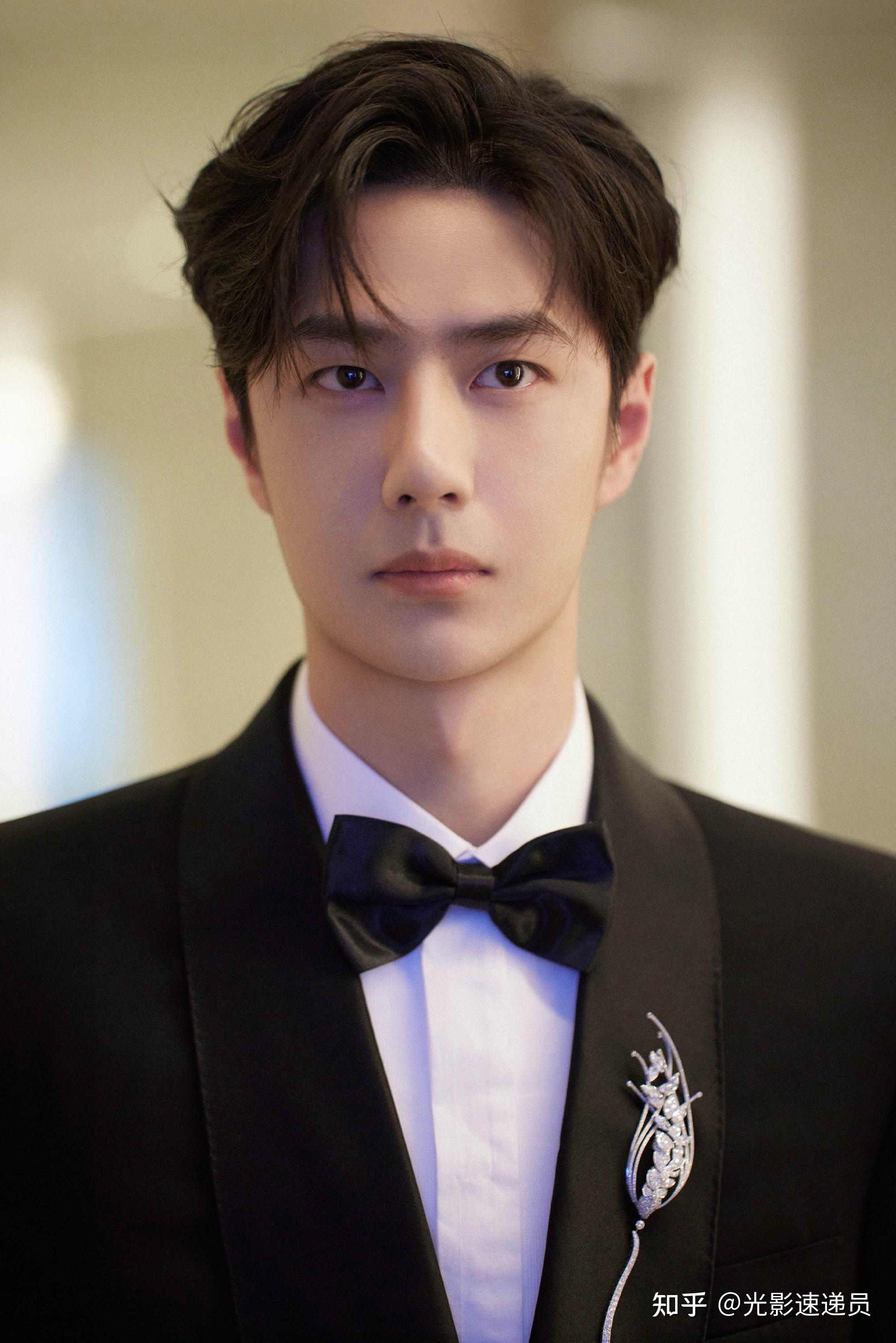 王一博获最受传媒关注男演员奖,主演两部影片跻身今年票房前十,如何