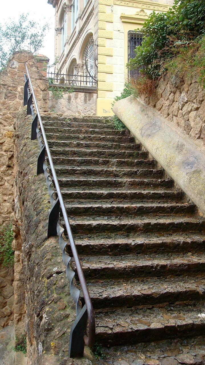 3. 气候宜人生活