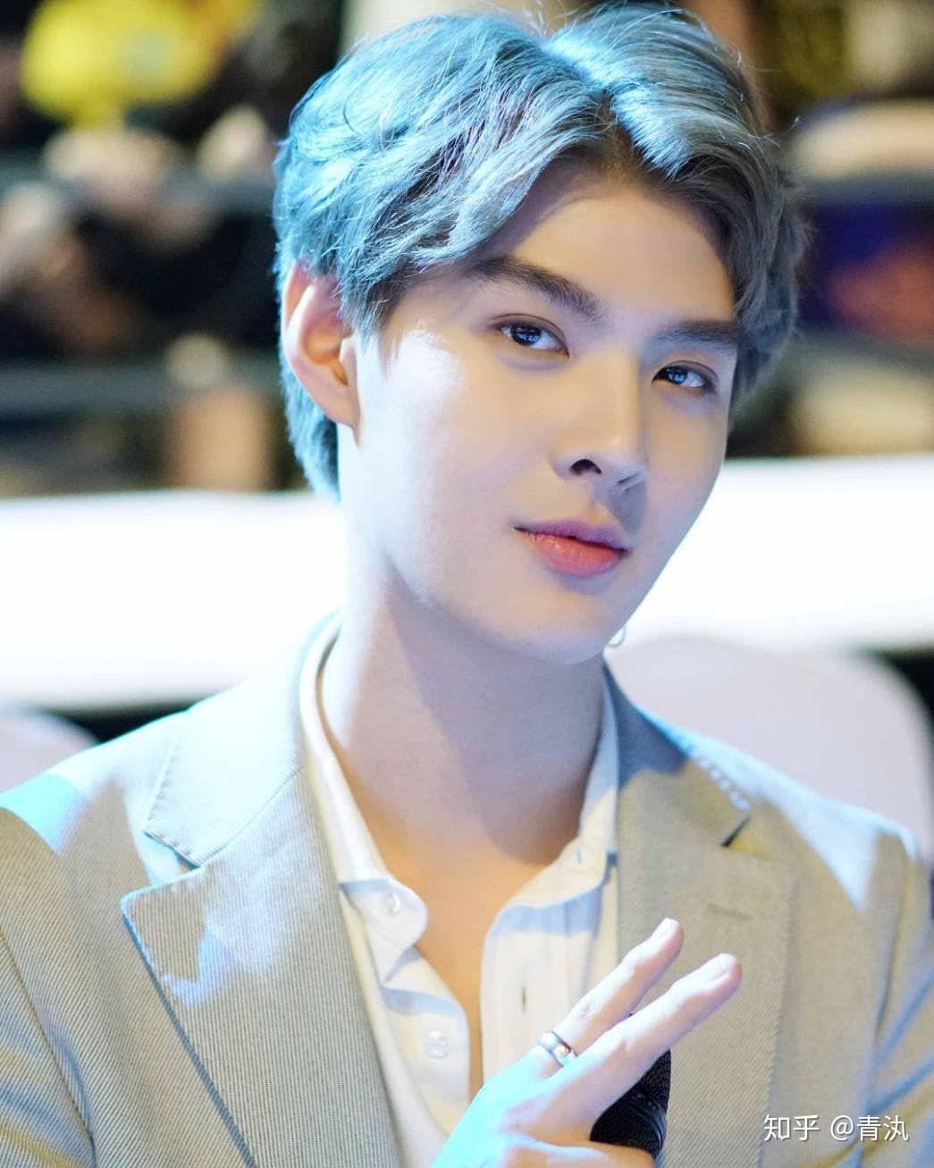 能不能向我详细地安利一下泰国演员黄明明