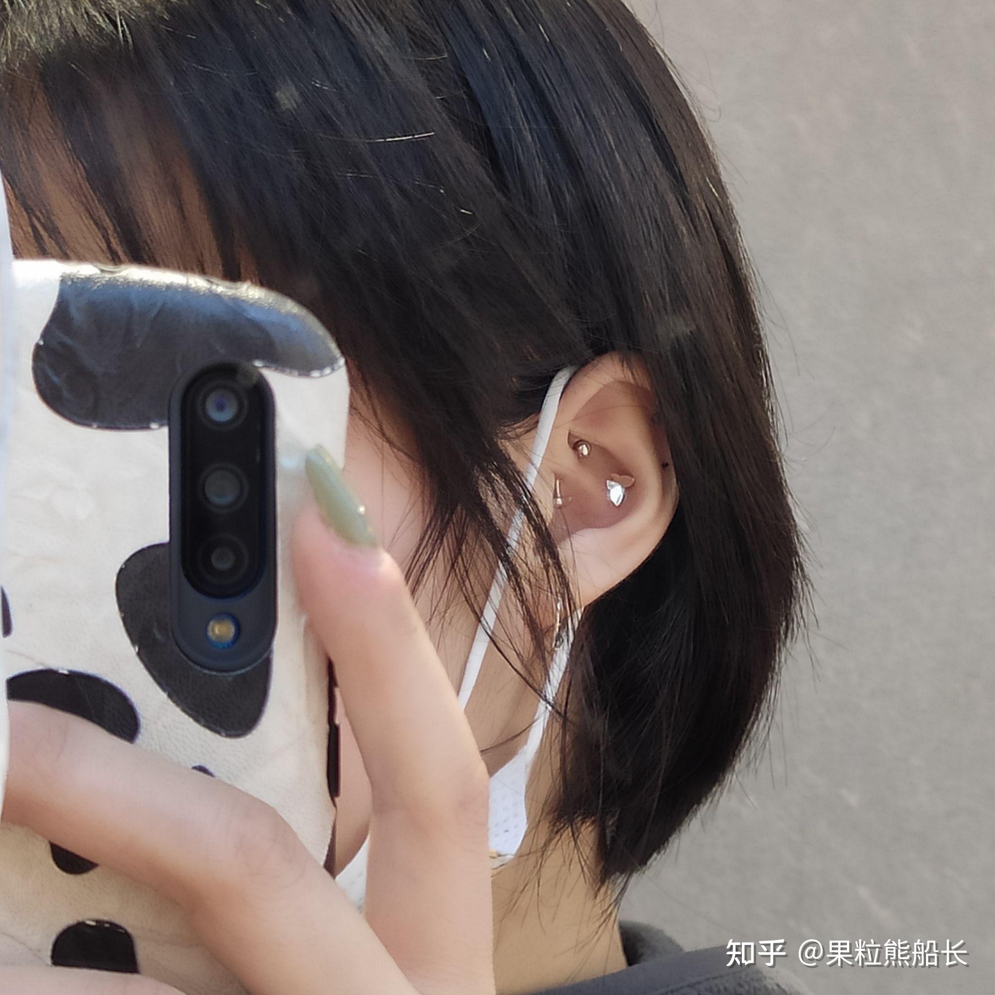 耳蜗钉打在左耳朵好看还是右耳朵好看? - 知乎