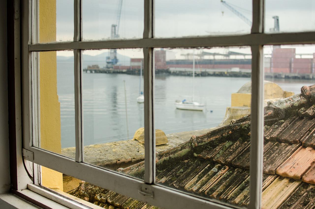 房顶滴水的那个叫什么