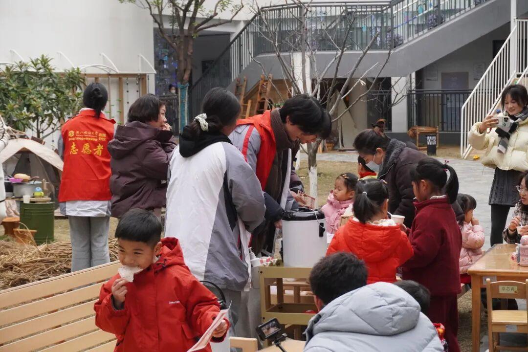浙江省广播电视中等专业学校 | 我校学子参与塘栖第一幼儿园元旦迎新游园志愿服务活动！(图4)