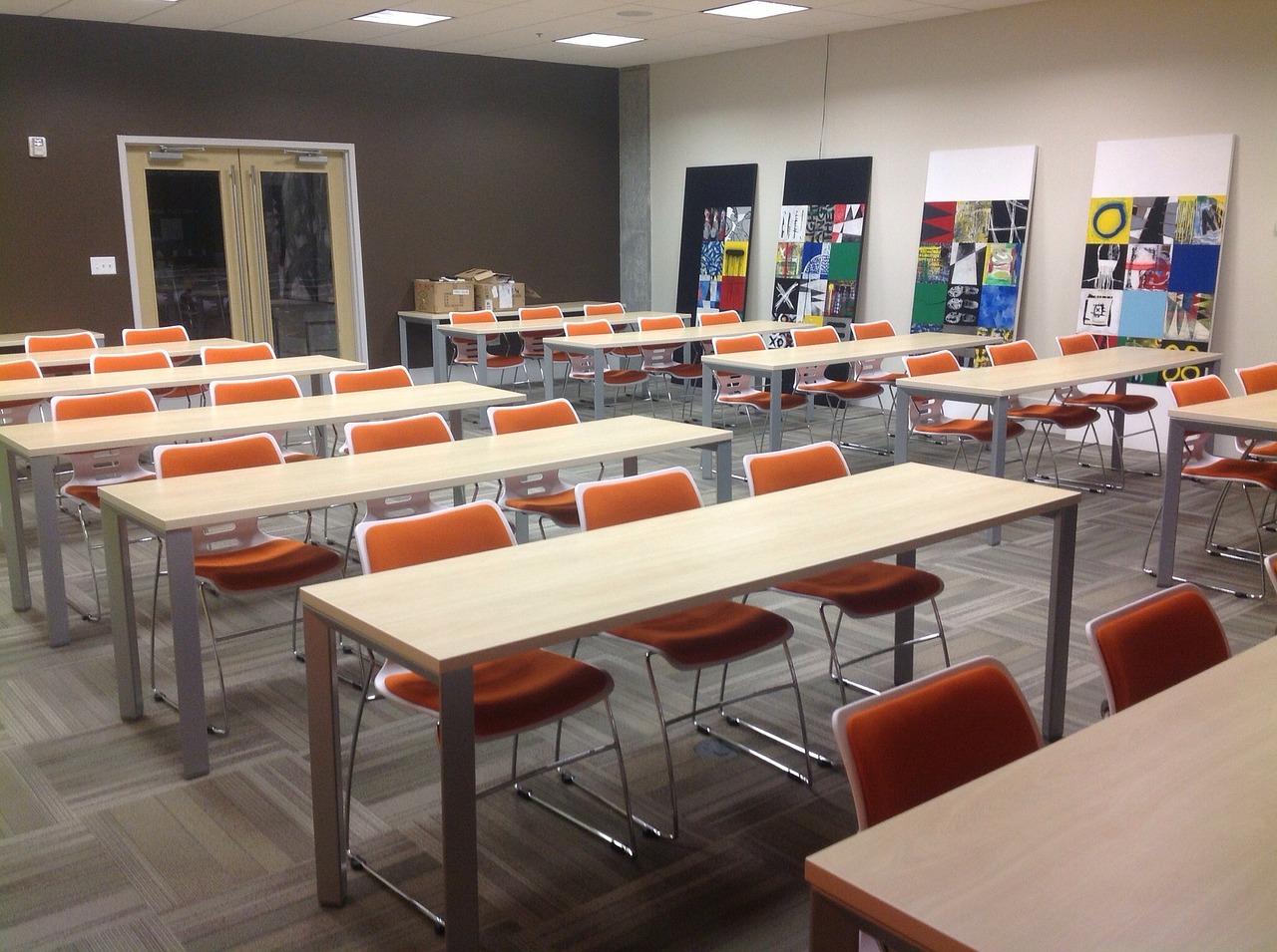 值班室多少照度