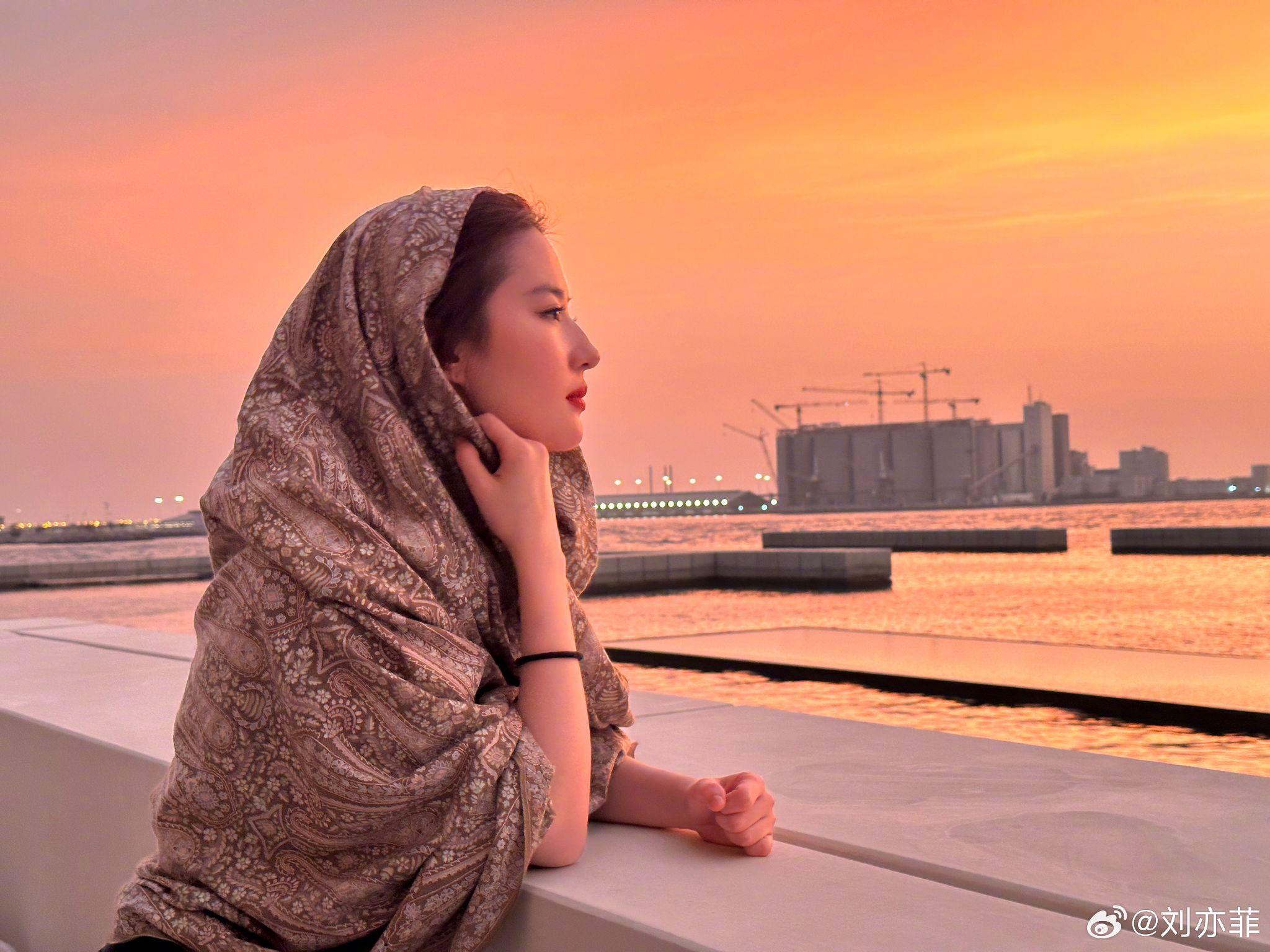 刘亦菲的照片怎么越来越像赵露思了