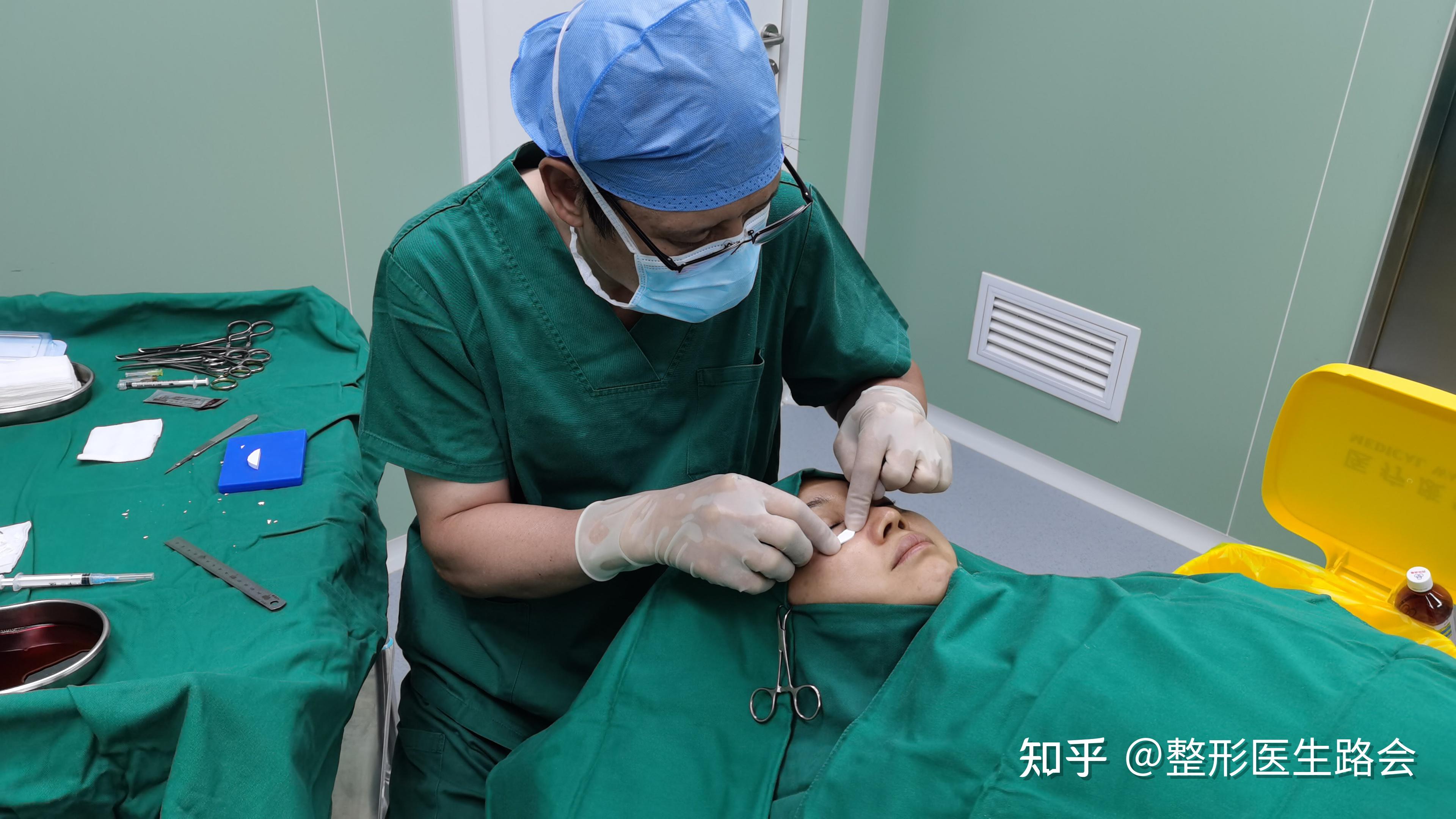 有做过祛眼袋手术的吗,会有很明显的副作用吗?