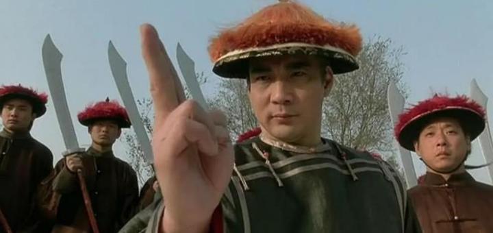 当年徐少强出演反派,身上装60个爆破,骂周星驰:你有没有良心?