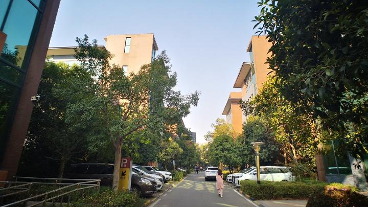 武汉缤购城终于迎来了重生南湖的新地标