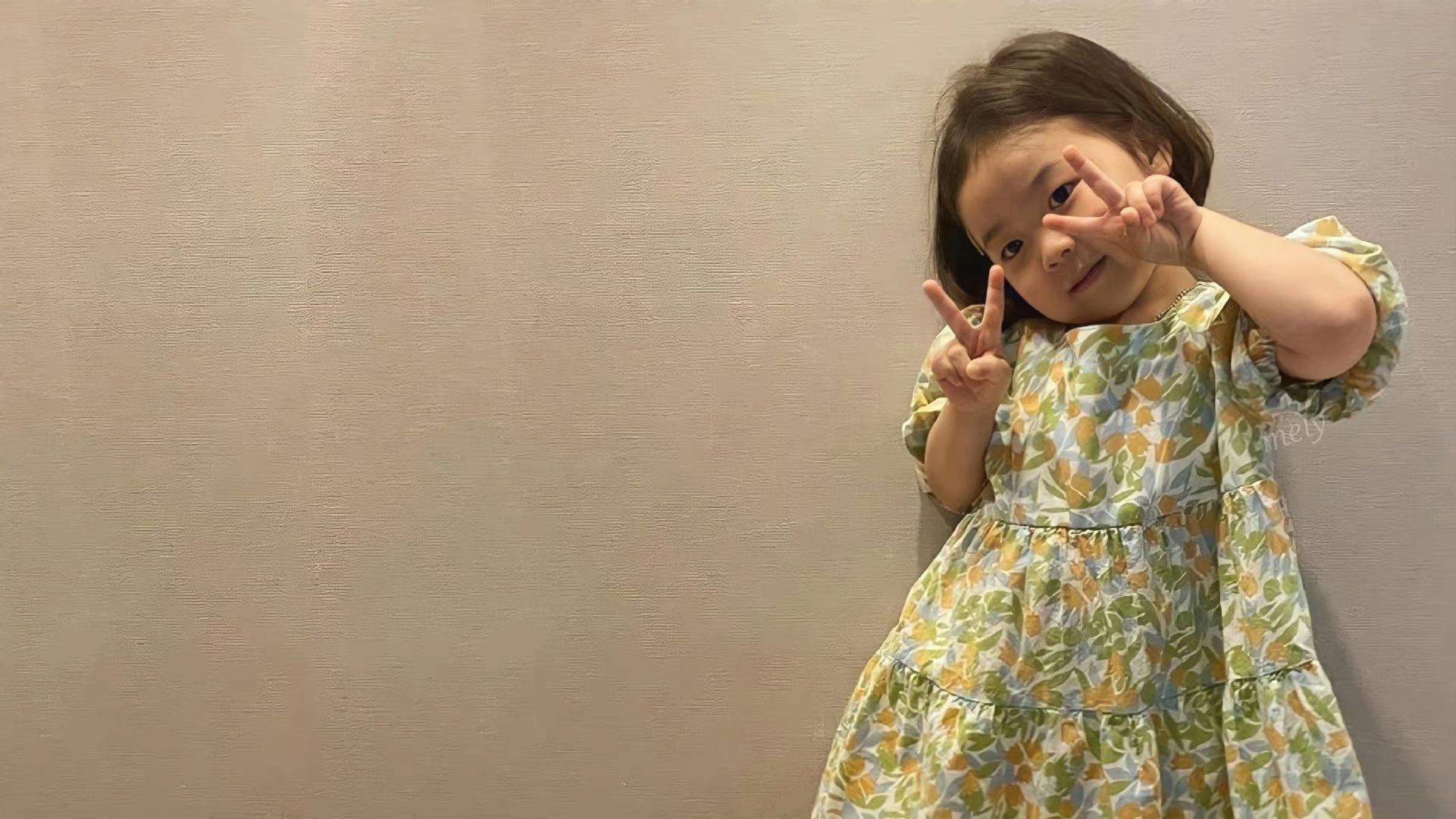 大家有没有黄夏温黄河温的电脑壁纸呀