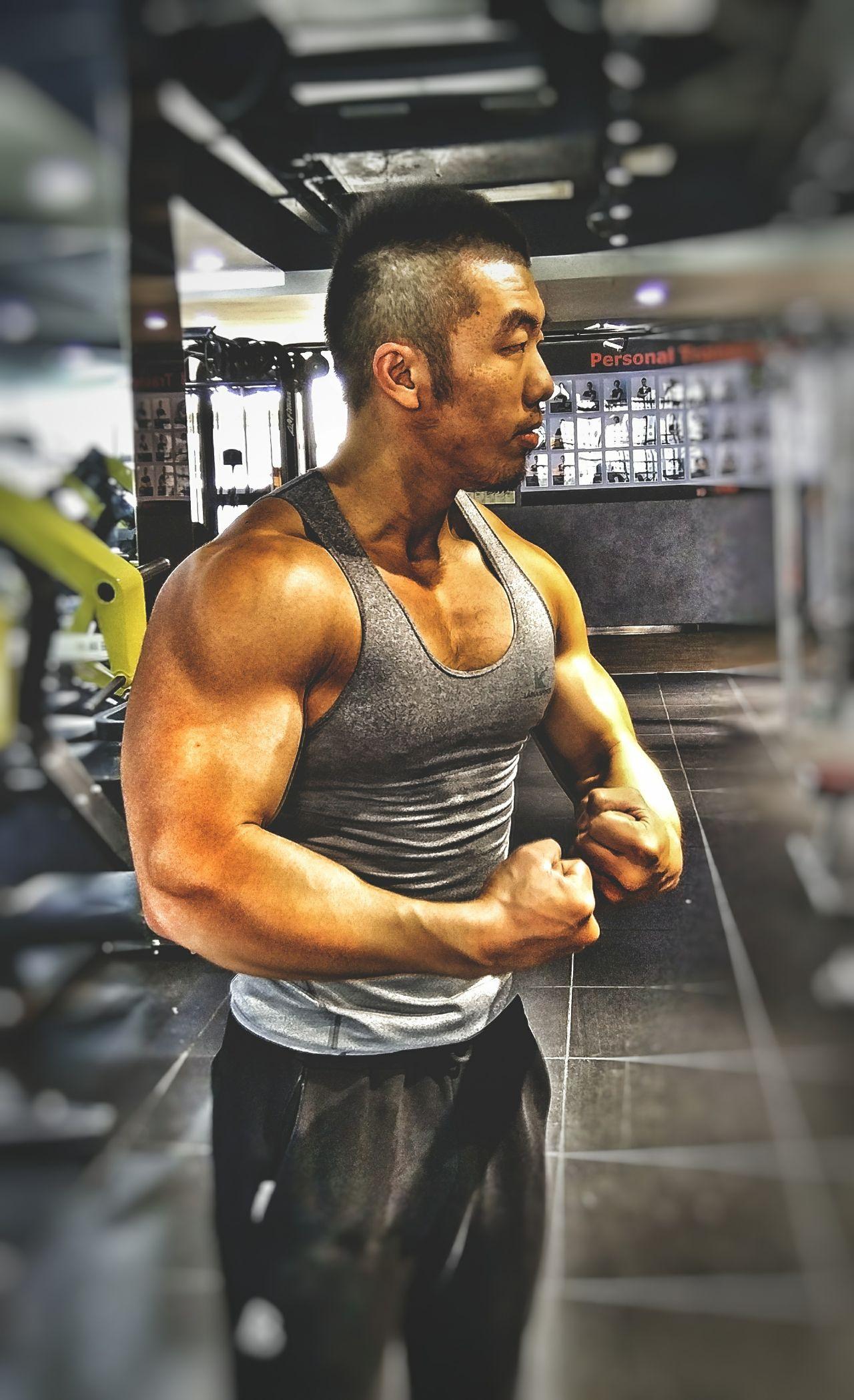 男性从瘦弱到强壮拥有一身肌肉是种怎样的体验