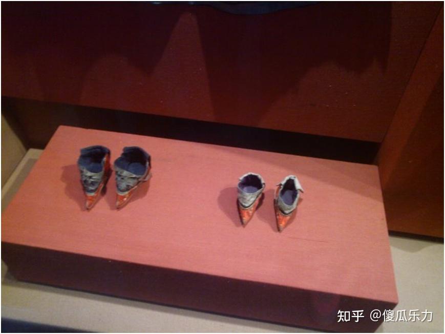 为什么古代把脚看成隐私部位,裹小脚明明那么丑为什么古代人都觉得