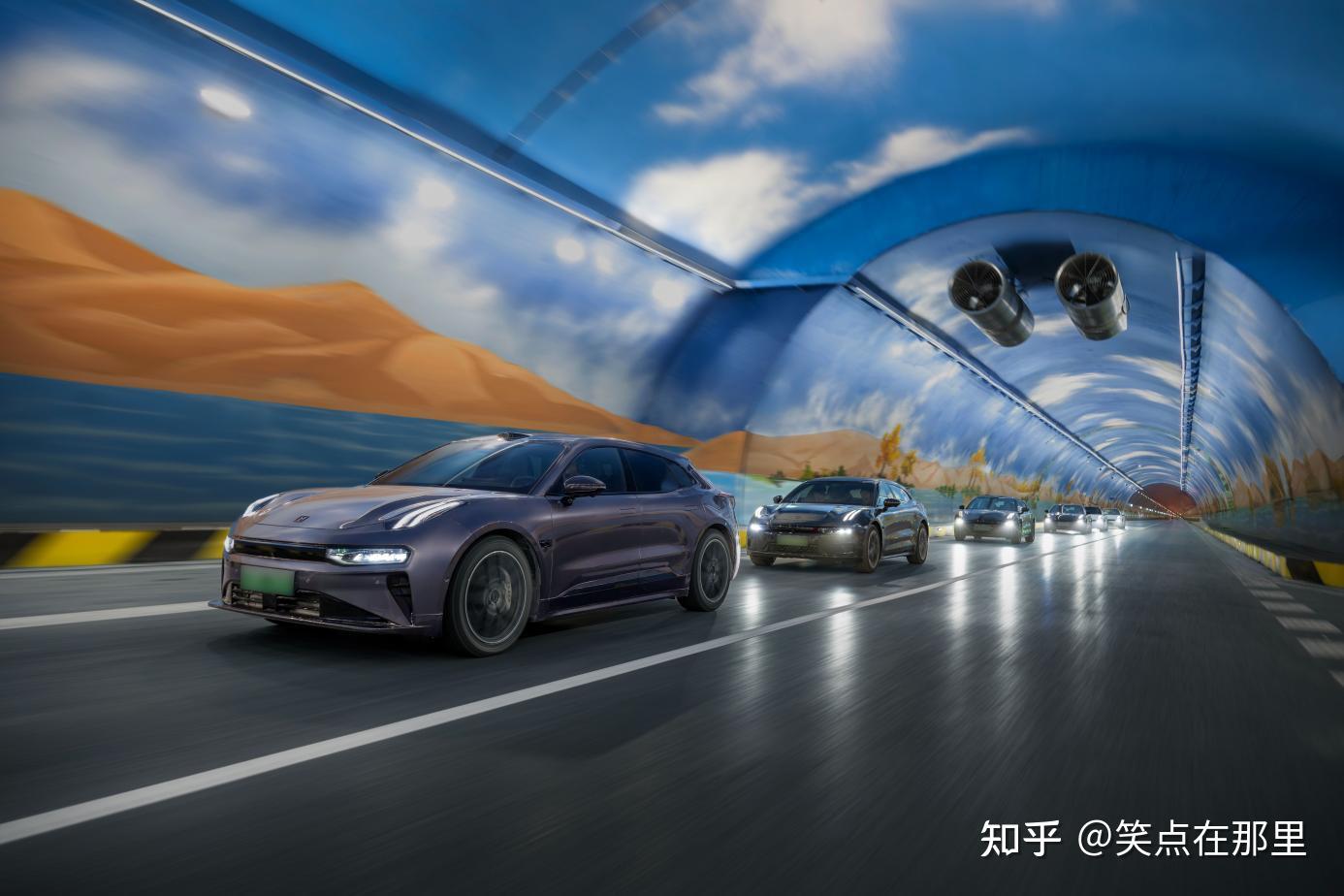 世界最长高速隧道正式通车,首支国产新能源车队20多分钟穿越天山