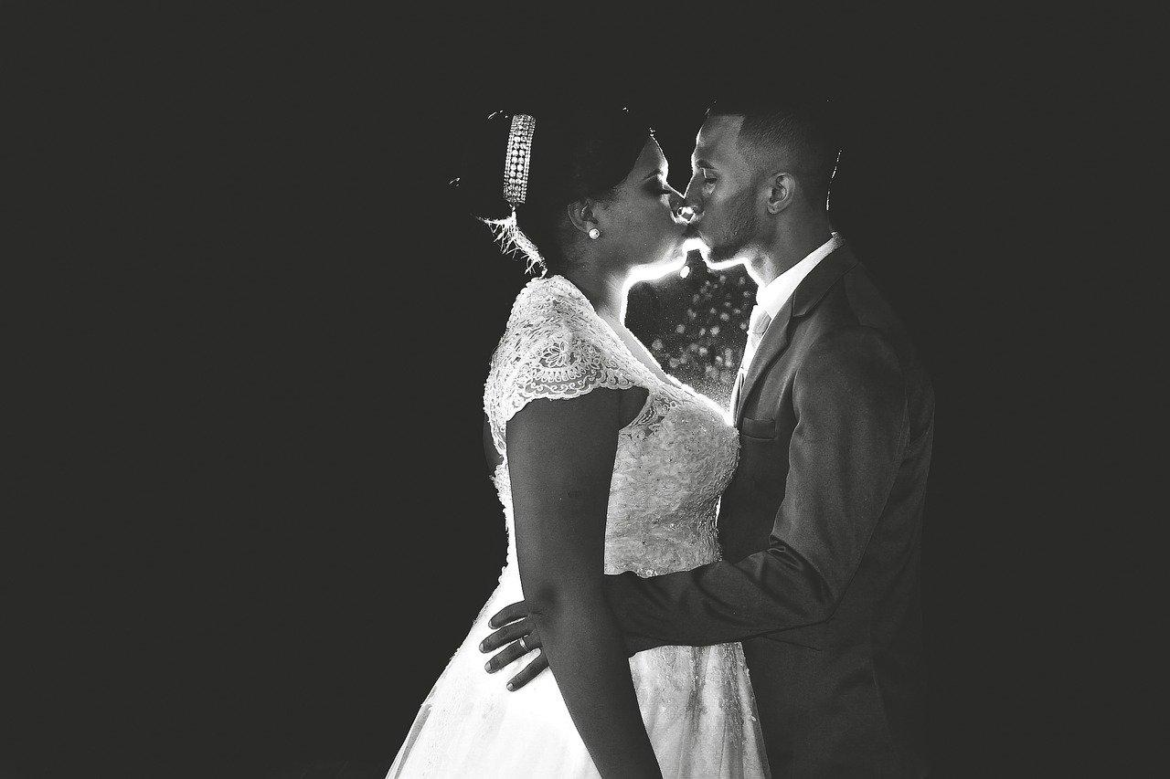 3. 内墙角踢脚处理