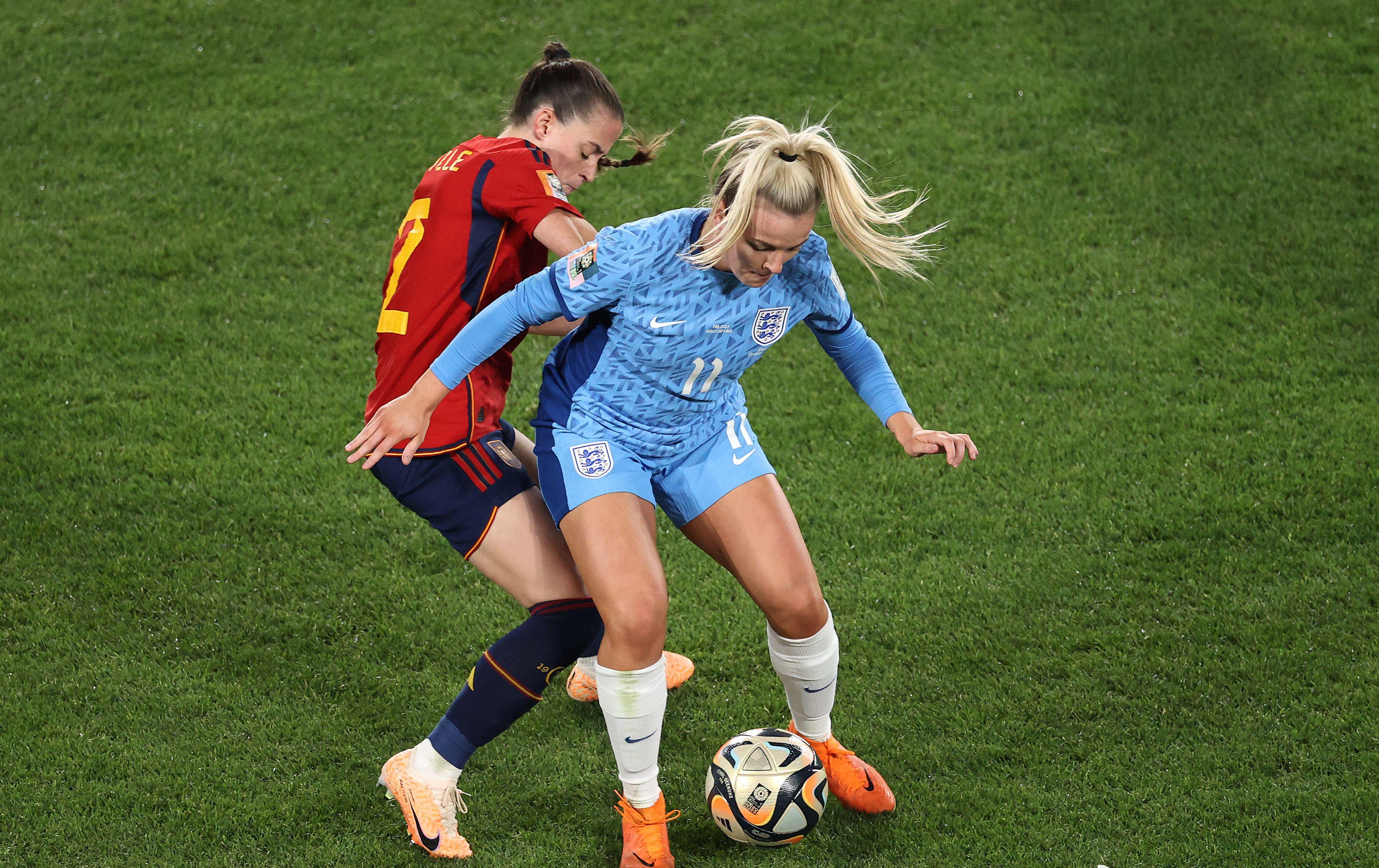 2023 年女足世界杯西班牙 1:0 英格兰,首次加冕世界杯冠军,如何评价这