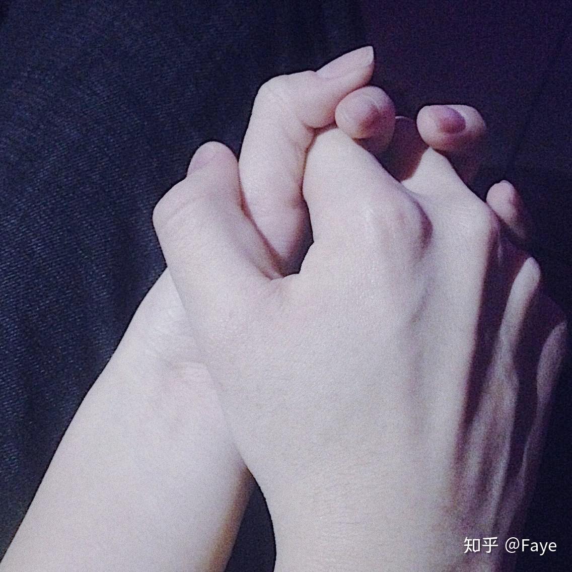 单拍手部的话有哪些拍照的手部姿势呢