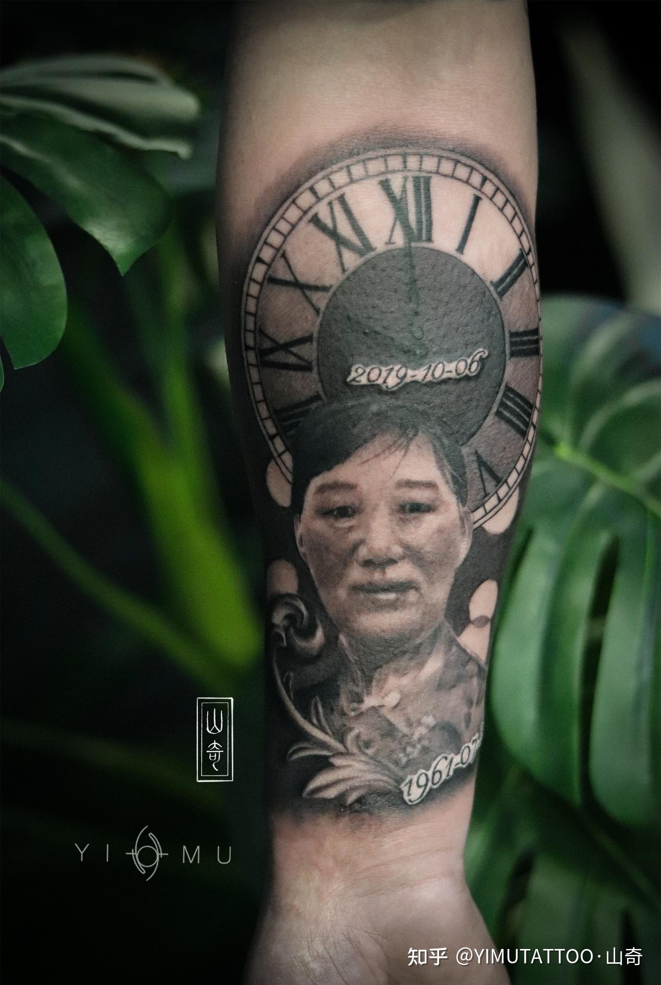 想去纹身,纪念过世妈妈的纹身,我好想她,有合适文艺的英文文案么?