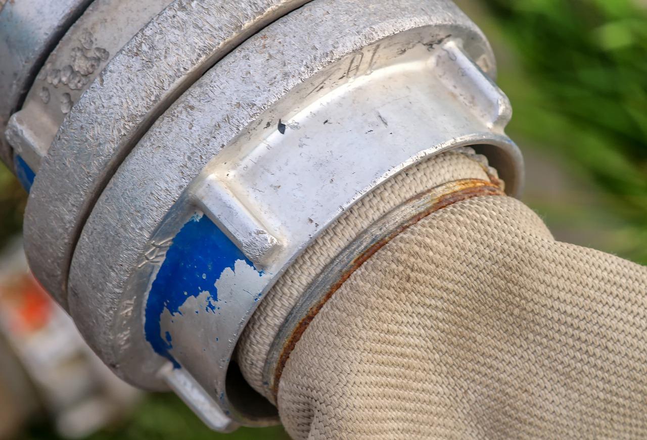 如何区分冷热软管