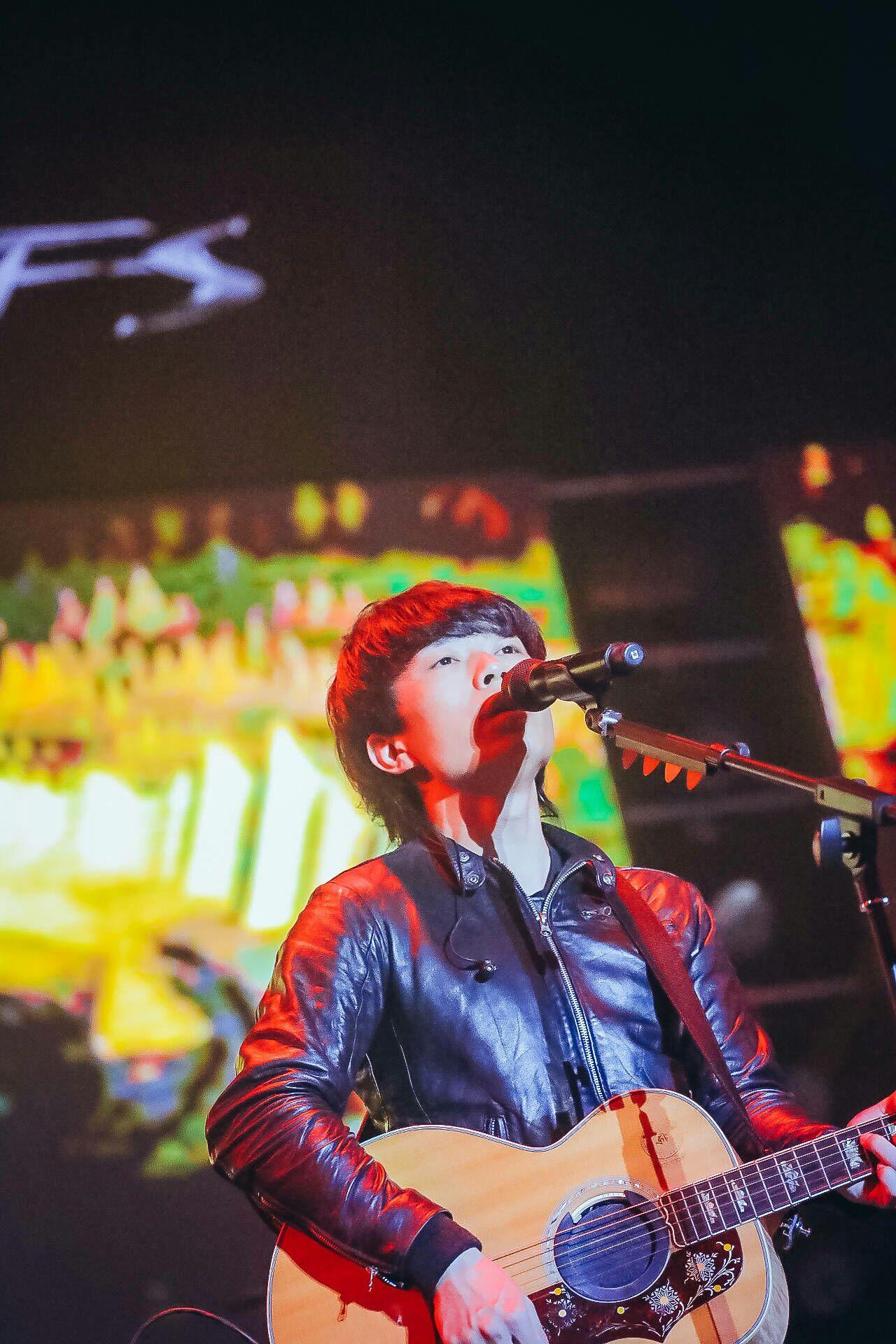 看赵雷演唱会是怎样的体验
