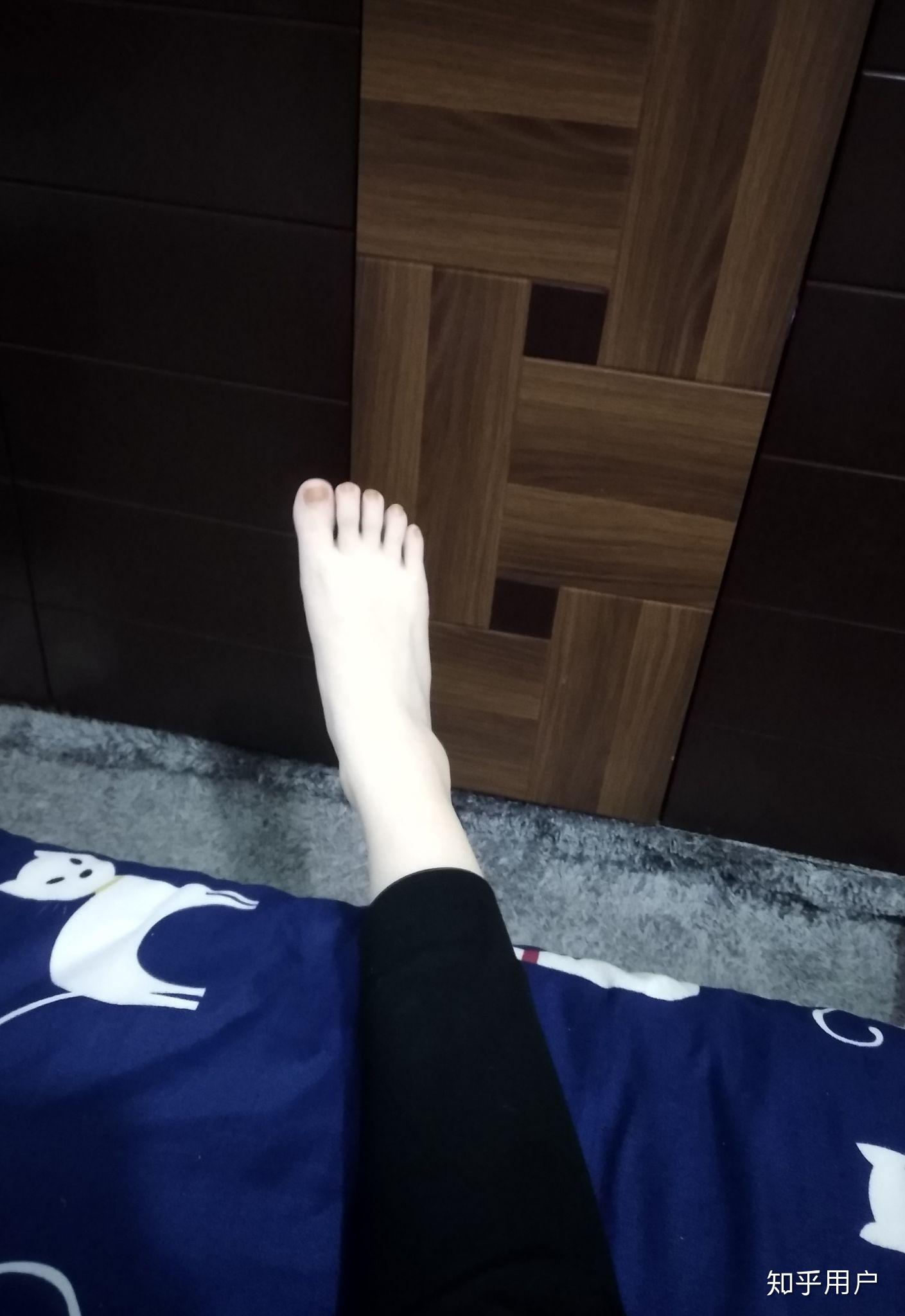 女孩子是脚小的脚型都好看