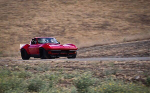 《速度与激情 8》中出现了哪些经典车型?它们有怎样的历史?