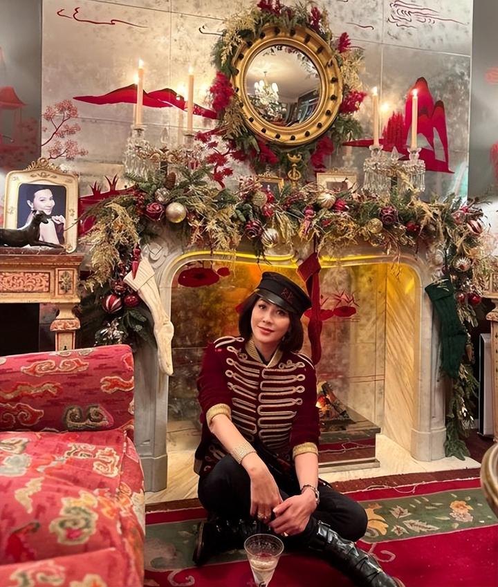 57岁刘嘉玲豪宅曝光，饭厅气派如皇宫，仿佛住在“艺术馆” - 知乎