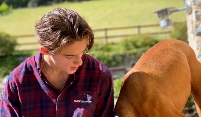 世界最帅男孩16岁193长腿有腹肌网友像年轻小李子