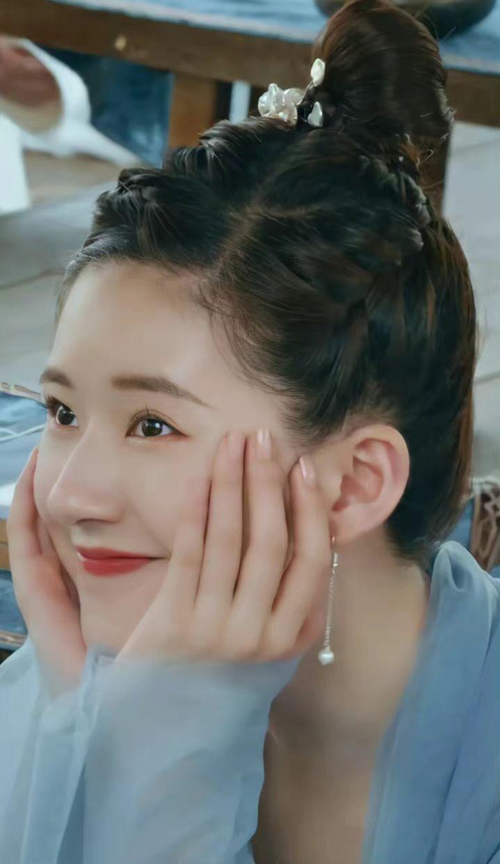 《传闻中的陈芊芊》赵露思有哪些好看的造型? - 知乎