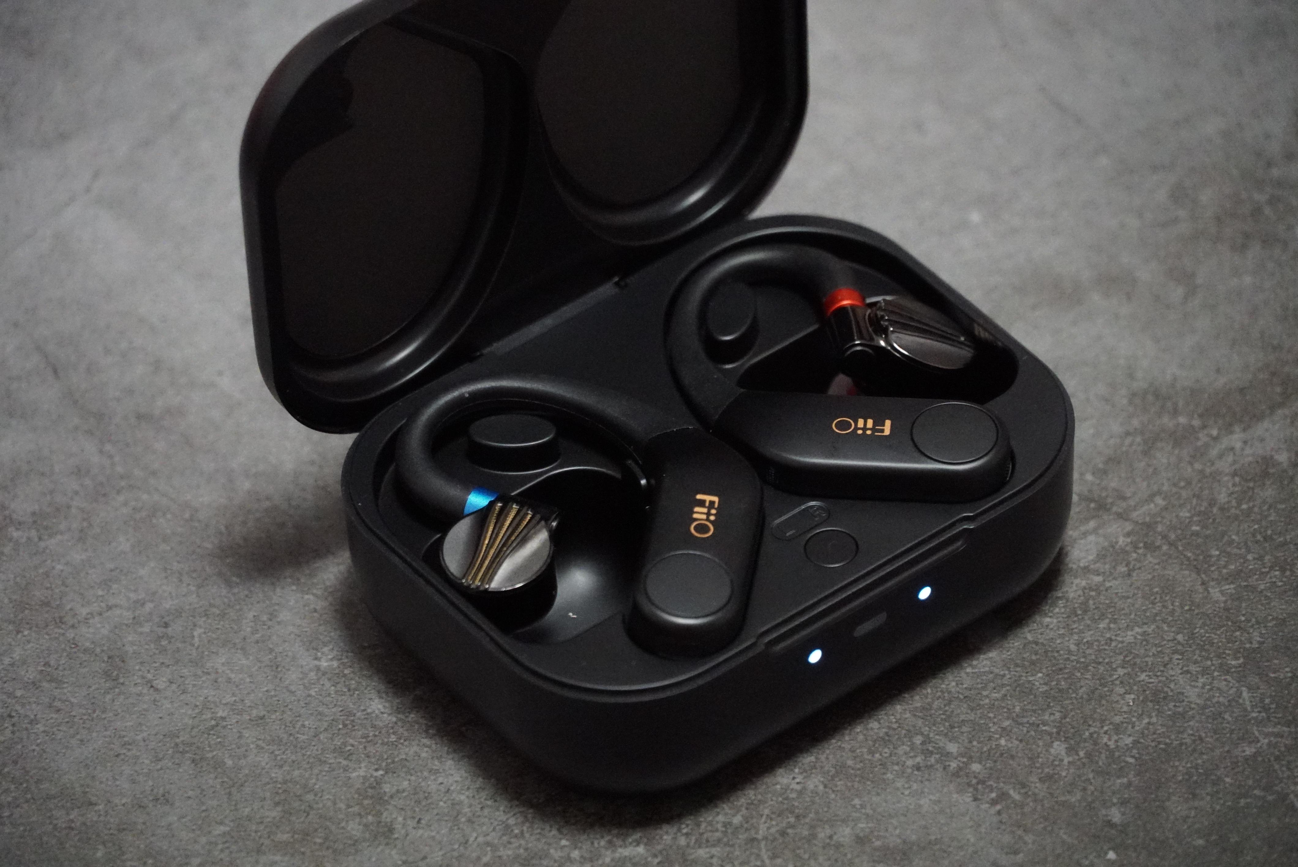 顶尖的真无线耳放：飞傲FIIO UTWS5的使用与对比，干货（更新完毕） - 知乎