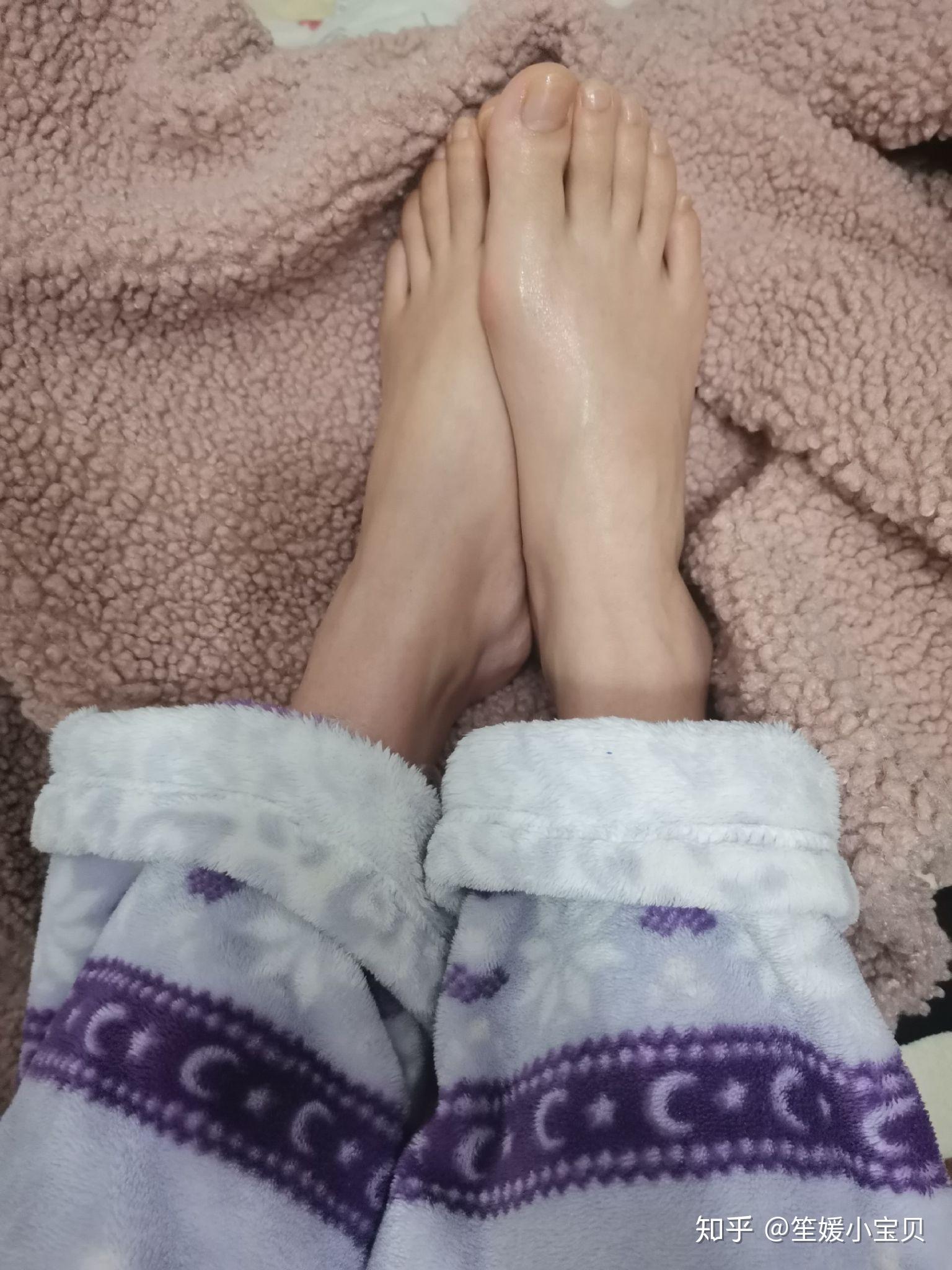 女生什么样的脚可以称为玉足