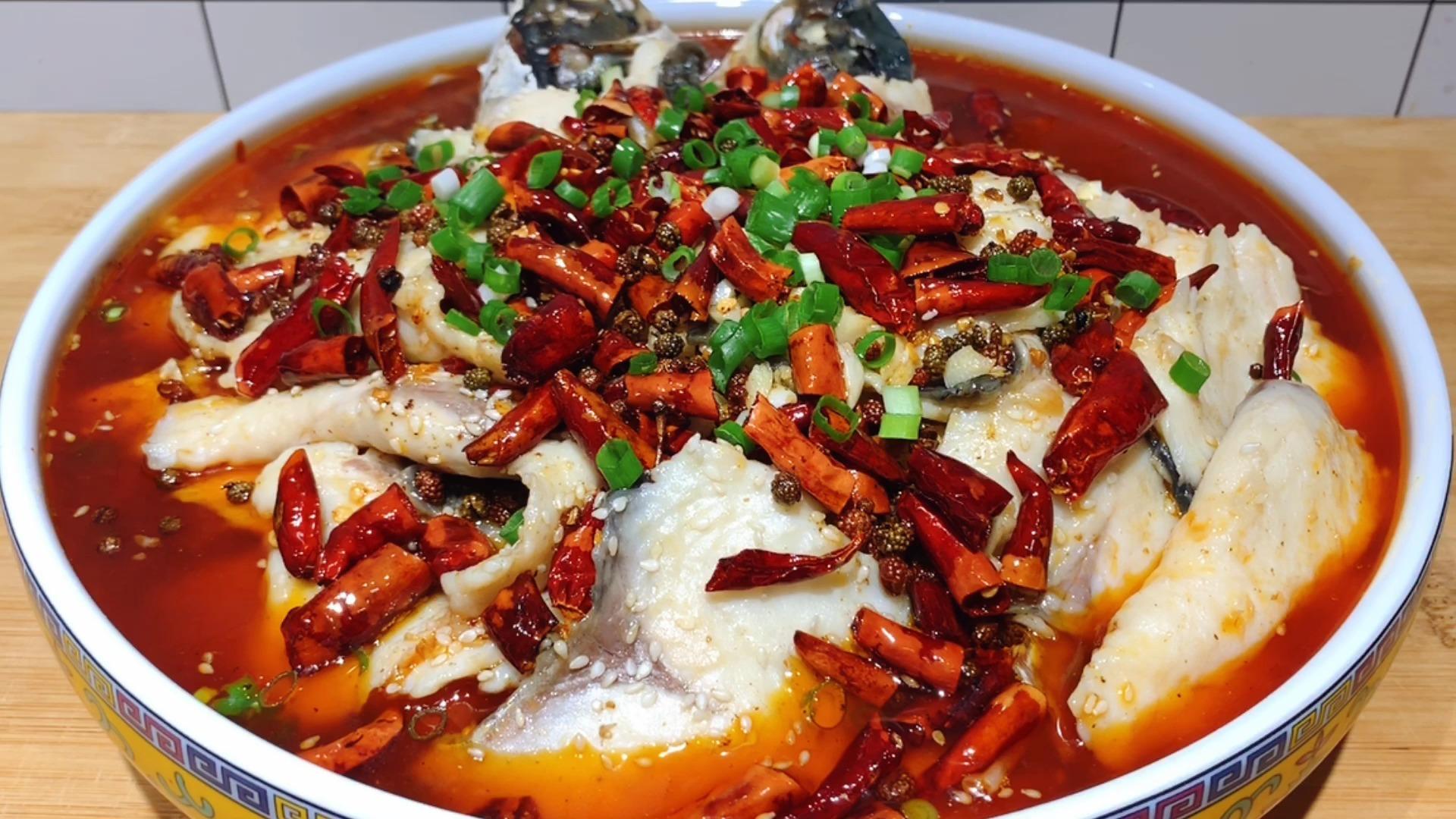 这才是水煮鱼正确做法,大厨详细讲解技巧,麻辣鲜香,滑嫩没腥味