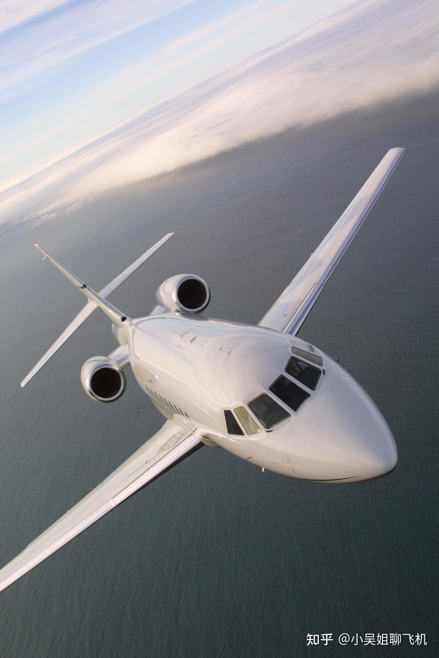 为什么航空航天器的外壳都用白色