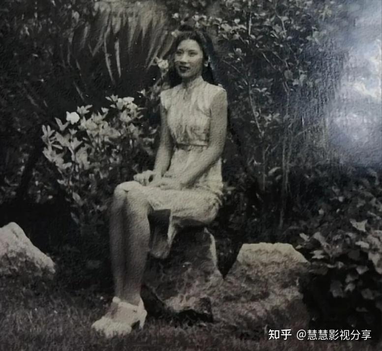 1970年,张灵甫遗孀王玉龄在美国留影,42岁她漂亮性感,气质非凡 - 知乎