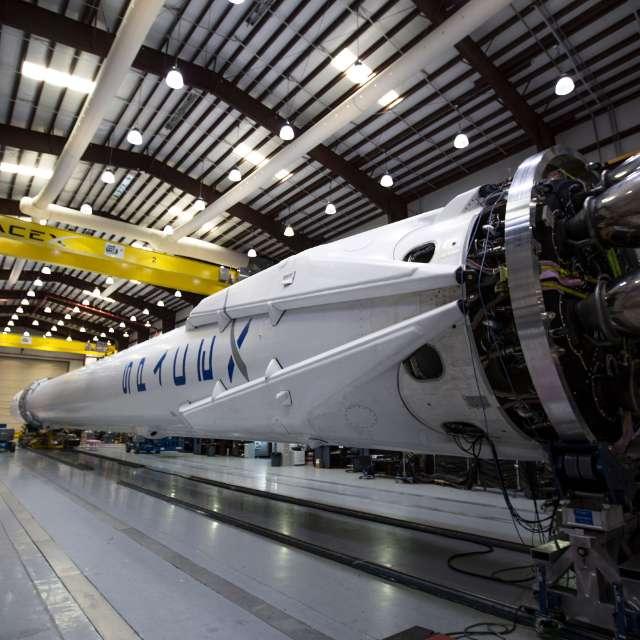 Space X 的发射台下为啥不能做成深井来吸收烈焰回收散热水？