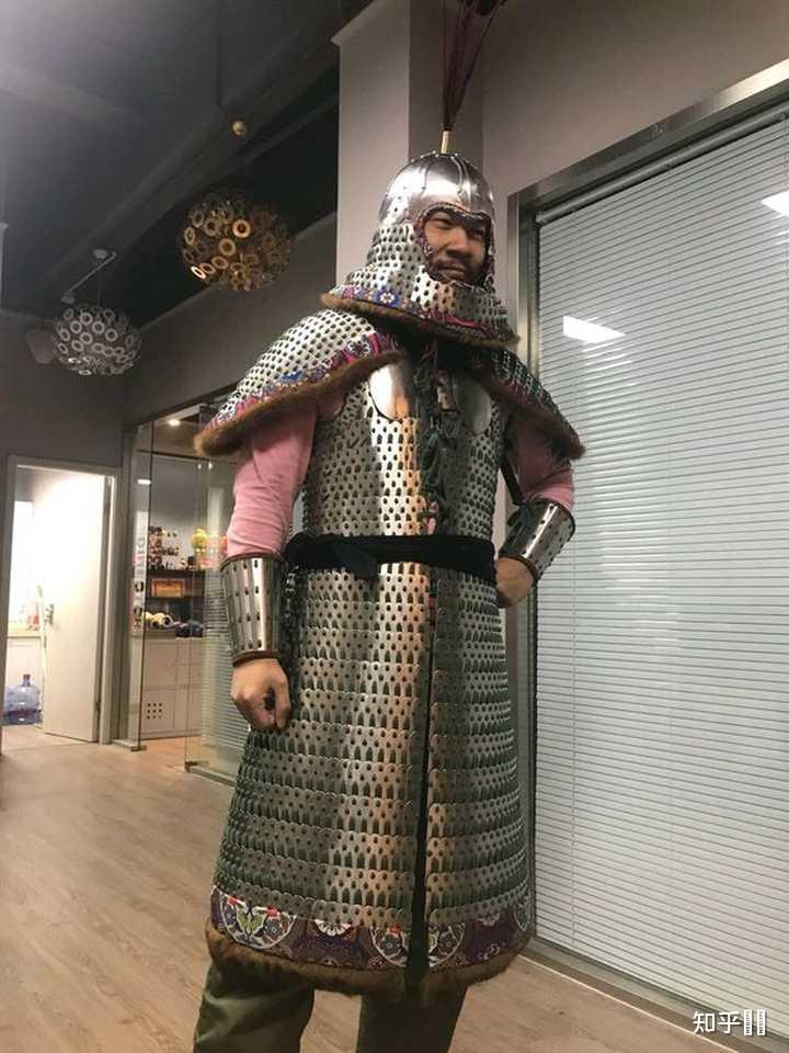 布面甲对比传统甲胄有何优点?