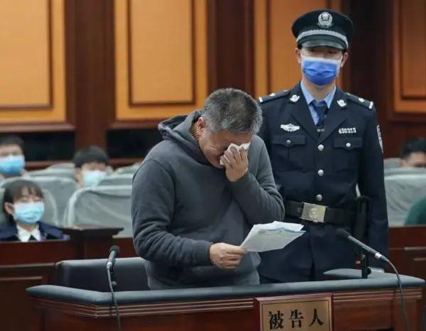 刘新元案市委书记贪污落马曾在空压机行业待了近20年当庭声泪俱下