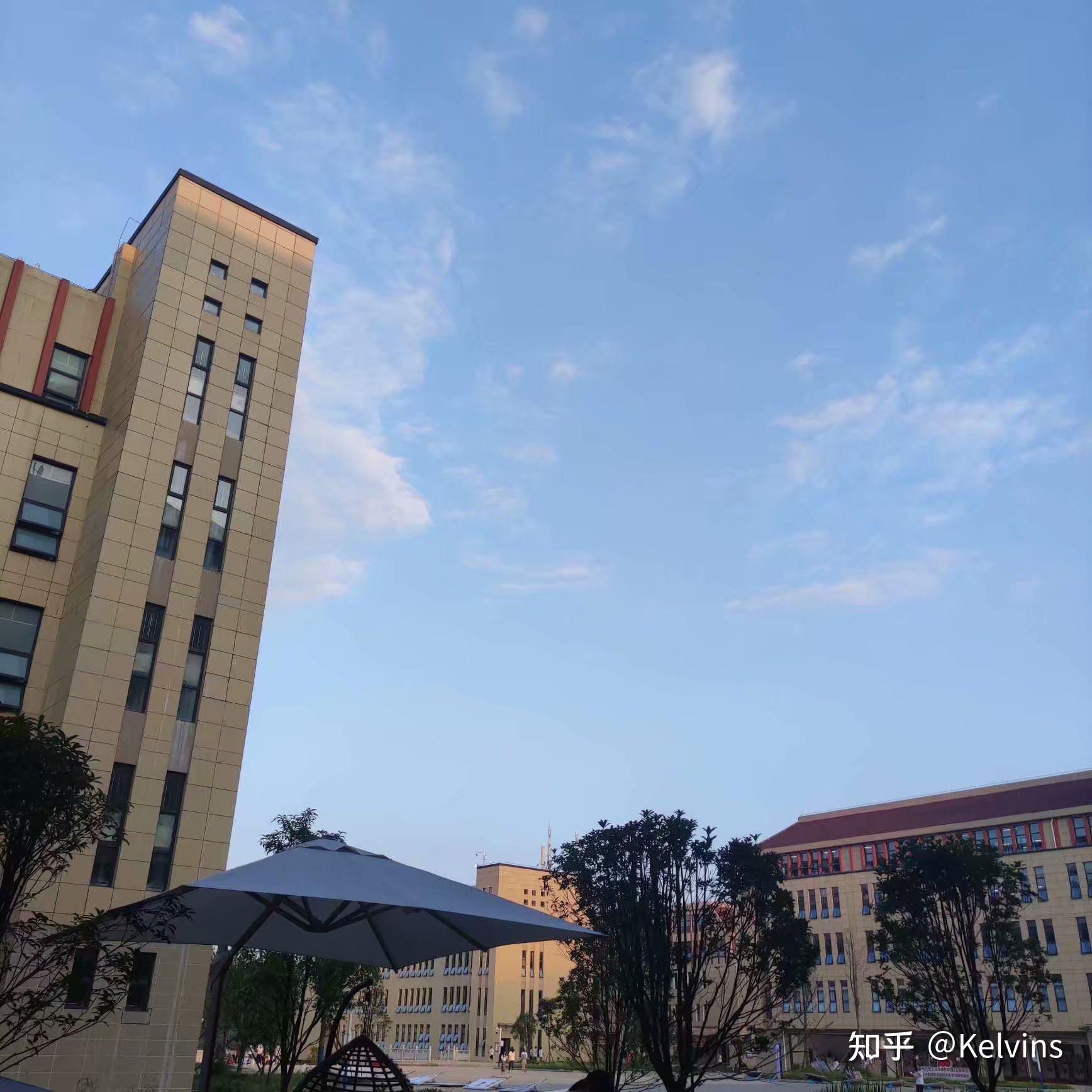 贵州财经职业学院的校园环境如何? - 知乎