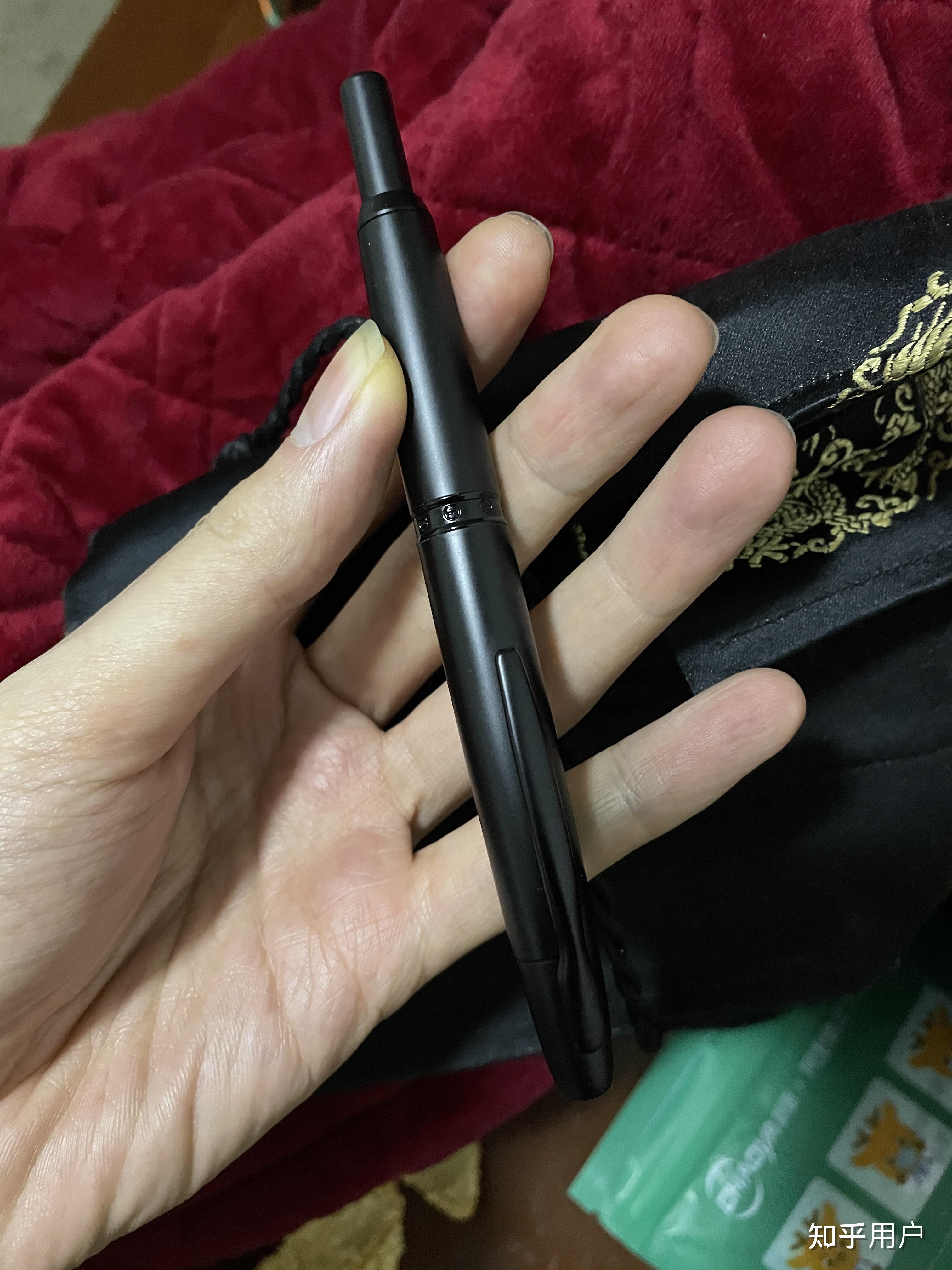 百乐黑武士练字合适吗 平常少量使用且套笔套掉漆怎么样? - 知乎