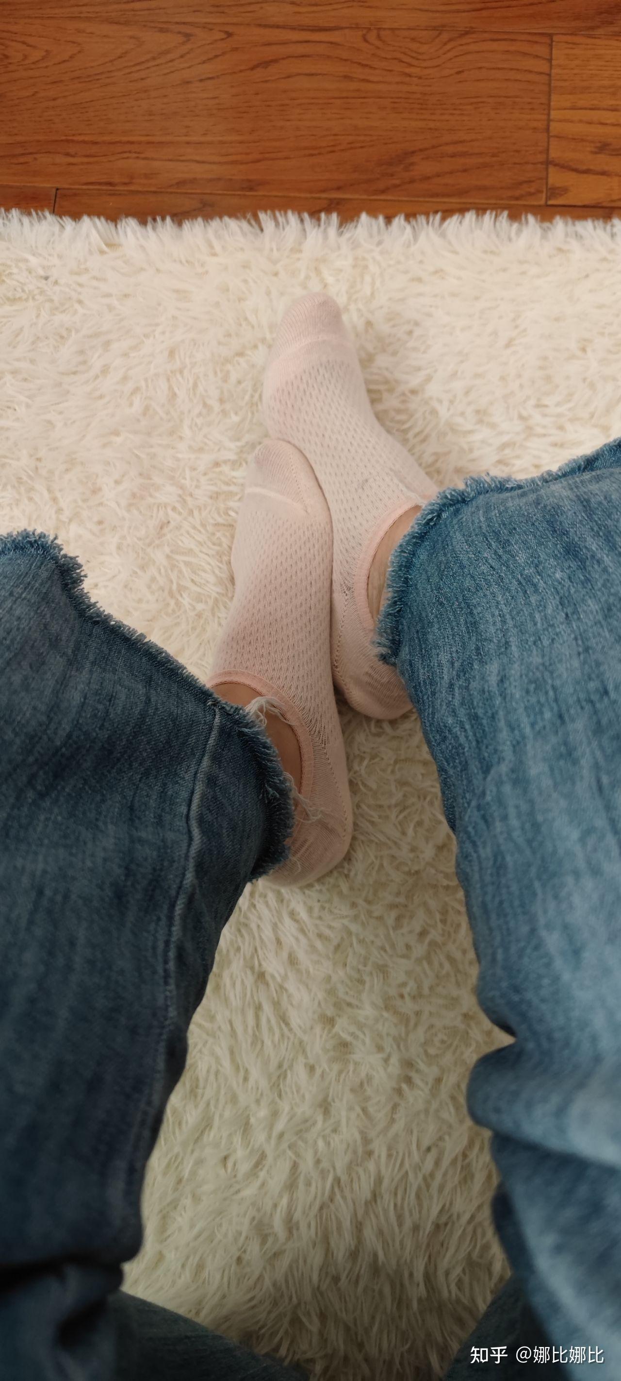 女生能把白棉袜穿变色吗? - 知乎