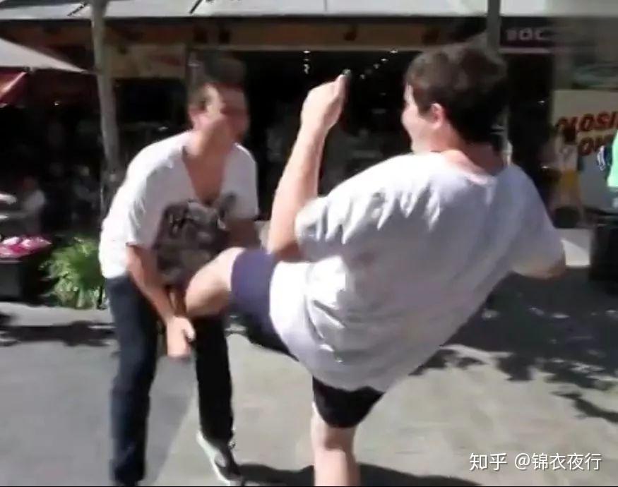 都说刺死砍伤，战场上突刺真的碾压劈砍吗 - 知乎