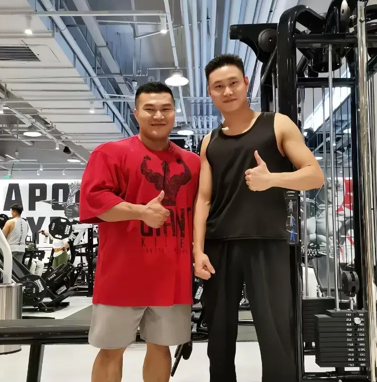 健美冠军王昆去世,年仅30岁,好友透露原因,甲流锻炼诱发心肌 - 知乎