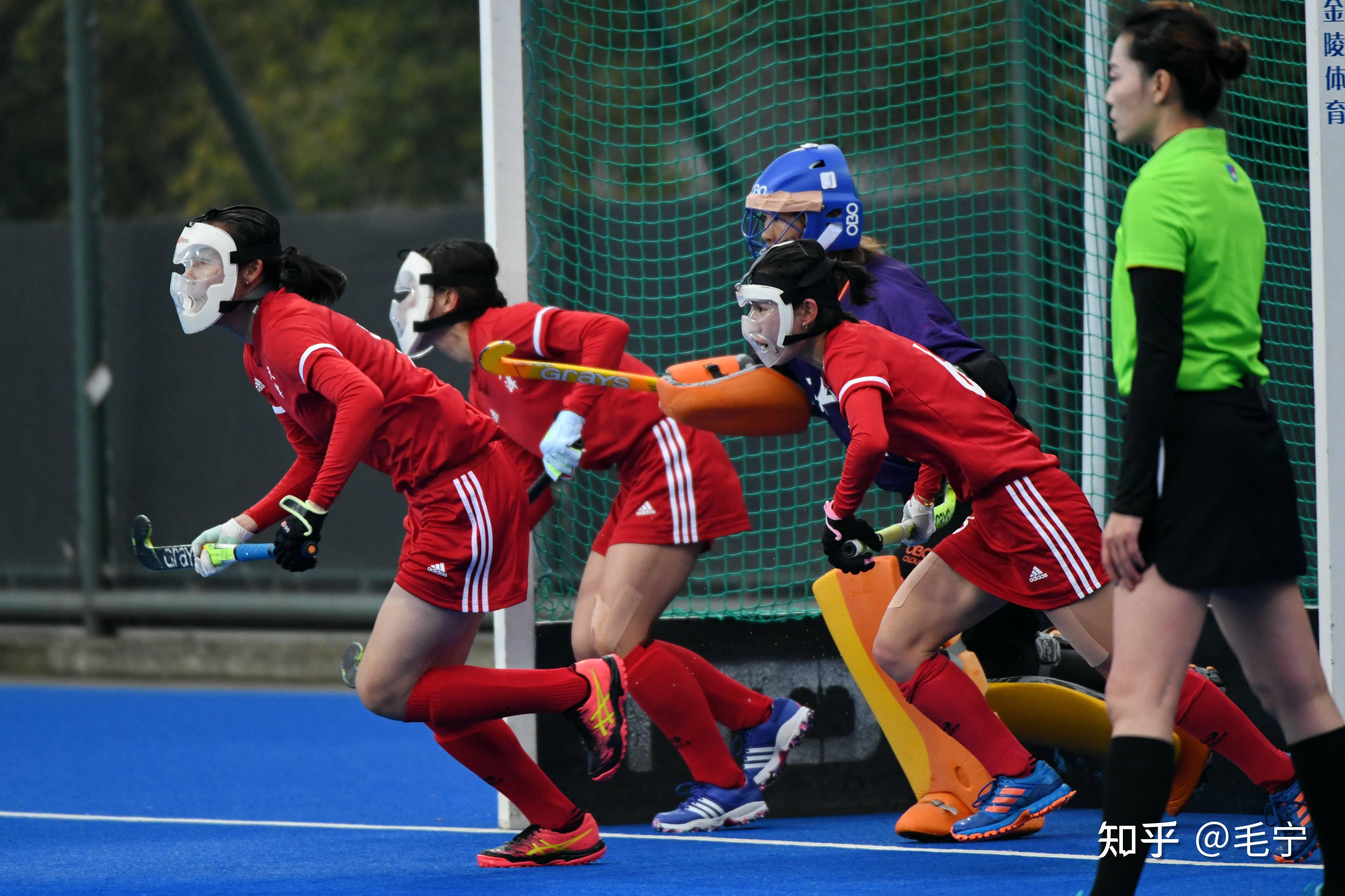 为什么男性曲棍球运动员会戴头盔,而女性不戴? - 知乎