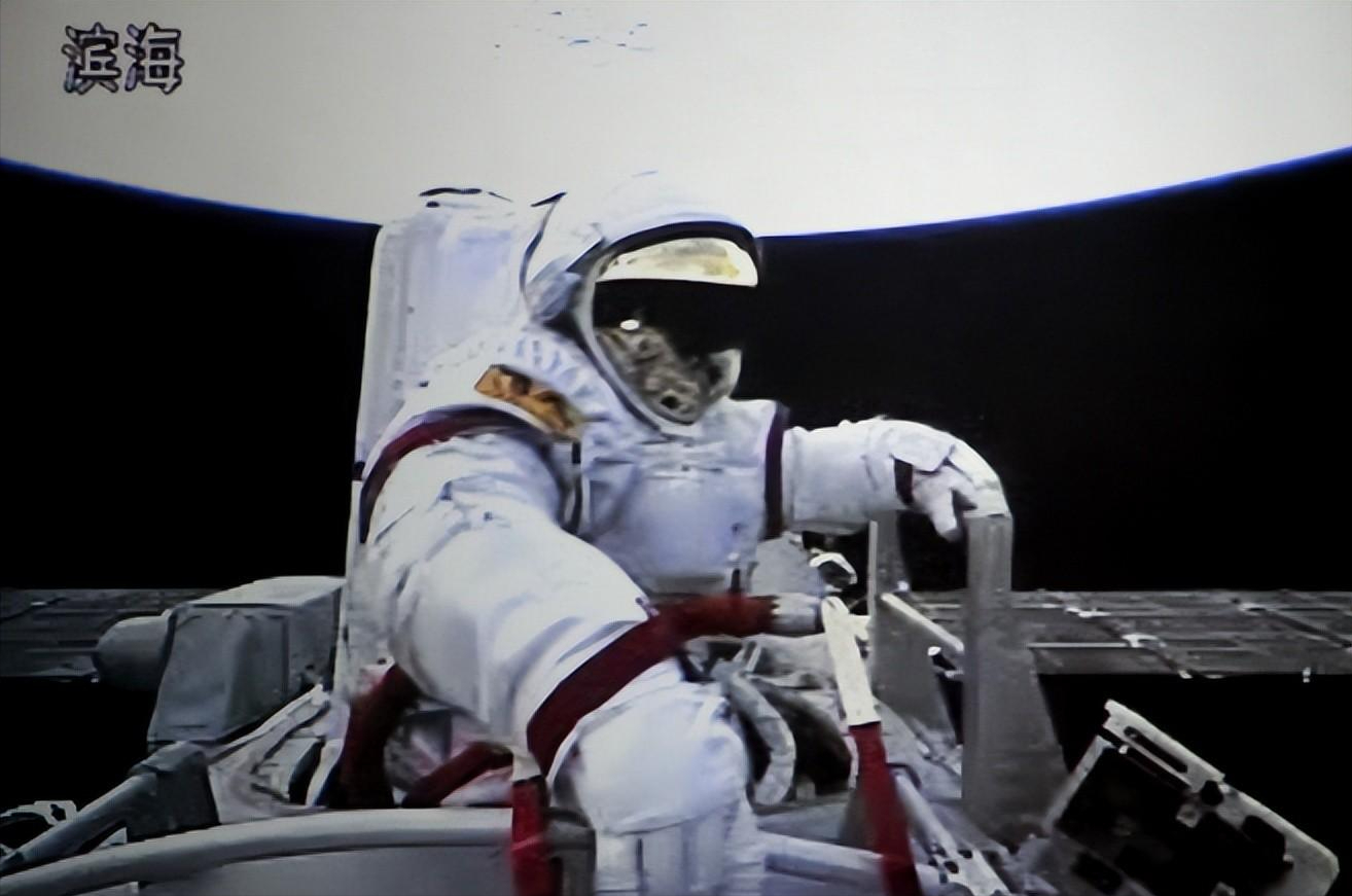 为什么航天员必须要已婚?