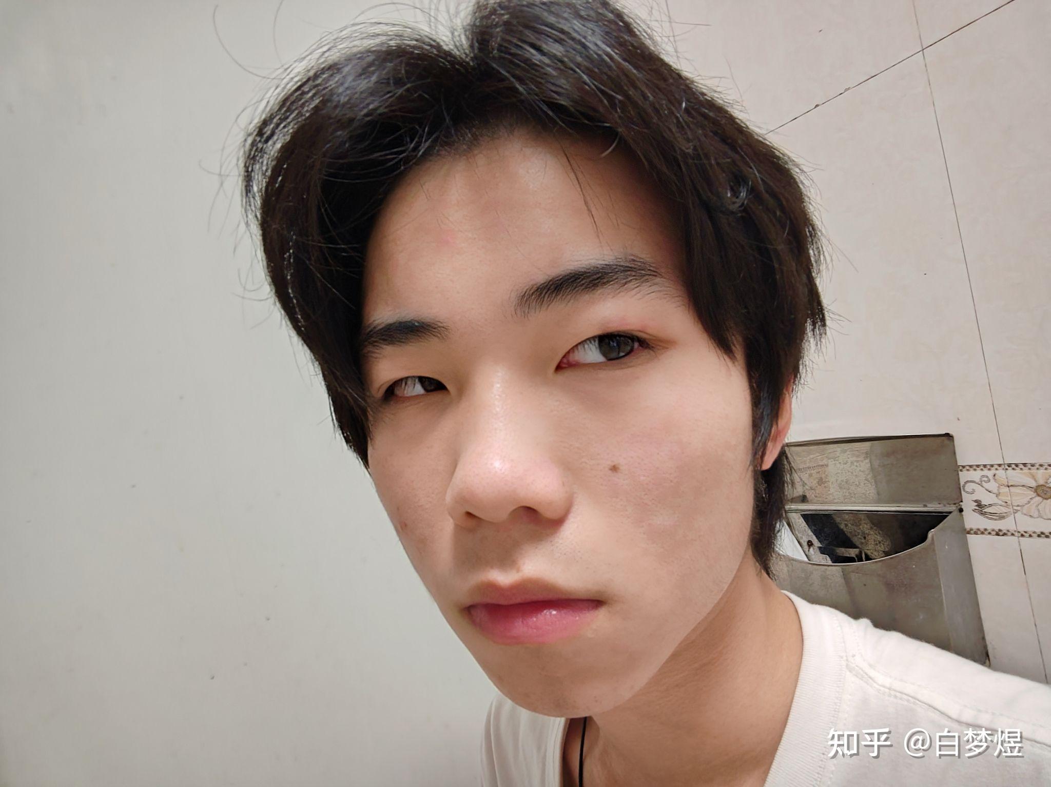 大家有被镜子里的自己丑哭过吗?