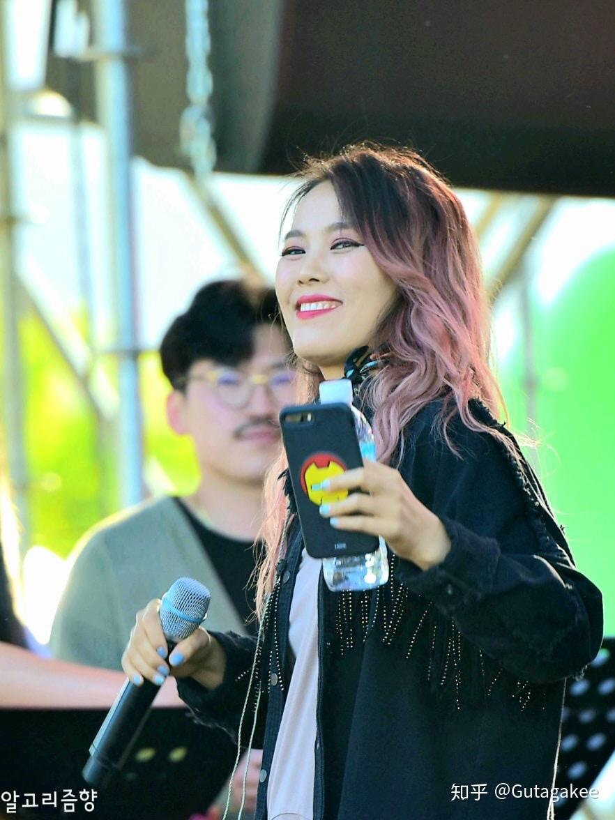 如何评价韩国歌手素香(少香 / sohyang / 2166)? - 知乎